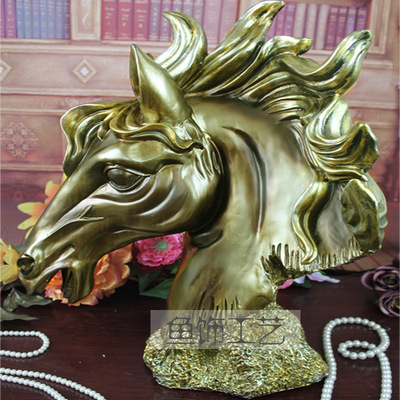 工藝與商機(jī)并存 解析大號(hào)馬頭樹脂工藝品的市場潛力